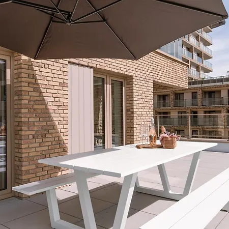 Huswell - Beautifully Decorated With Sunny Terrace Apartment