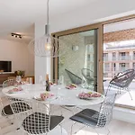 Huswell - Beautifully Decorated With Sunny Terrace Apartment